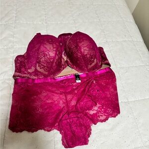 Torrid bra size 44D panty size 2 selling brand new.Lose weight can’t fit